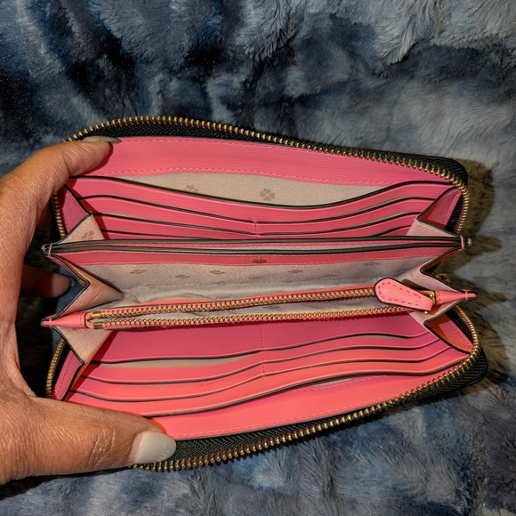 Kate Spade Black and White Striped Wallet - Picture 9 of 9